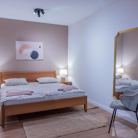 Apartman Rose-2025 Renovated Garden View ポレッチ エクステリア 写真