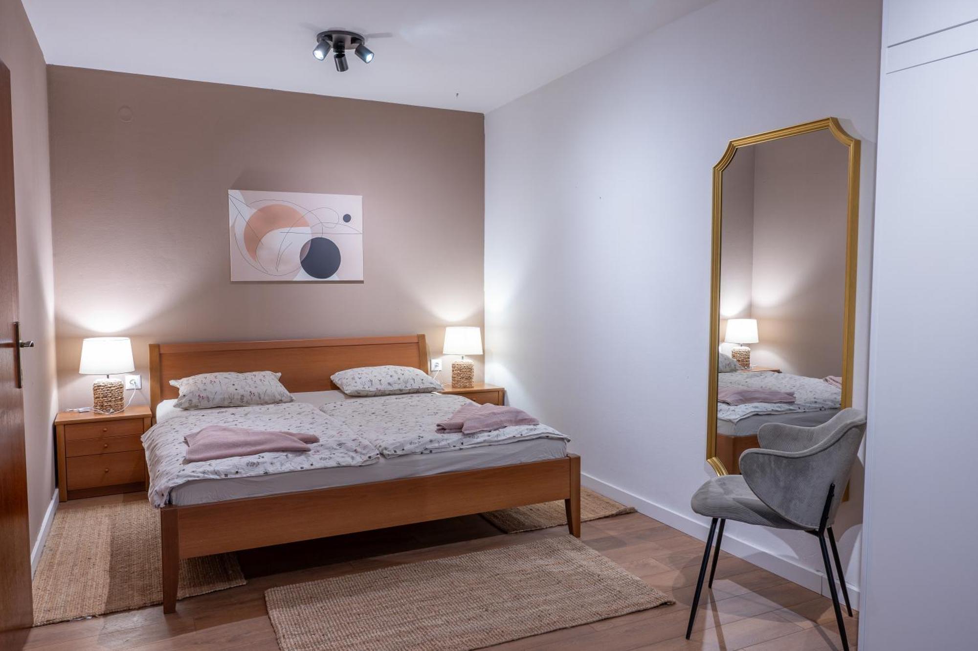 Apartman Rose-2025 Renovated Garden View ポレッチ エクステリア 写真